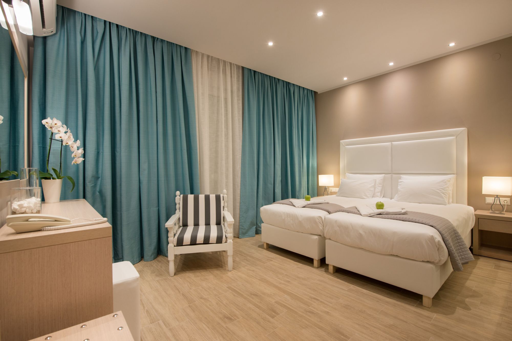 לימנאס Angelica Hotel מראה חיצוני תמונה
