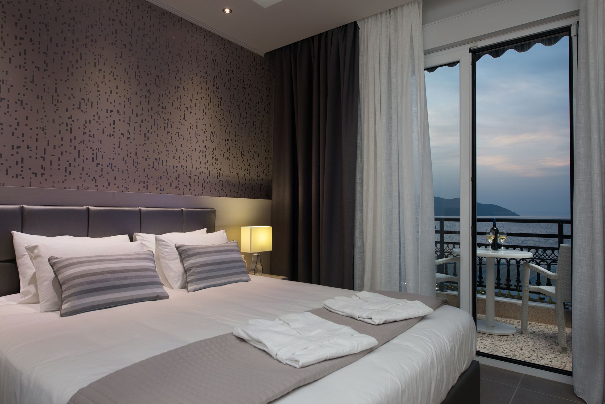לימנאס Angelica Hotel מראה חיצוני תמונה